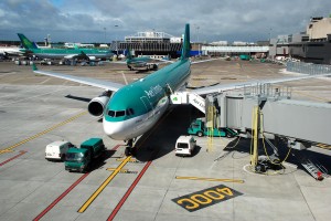 Dublin Airport - Aer Lingus Flugzeuge auf dem Vorfeld am Flughafen Dublin
